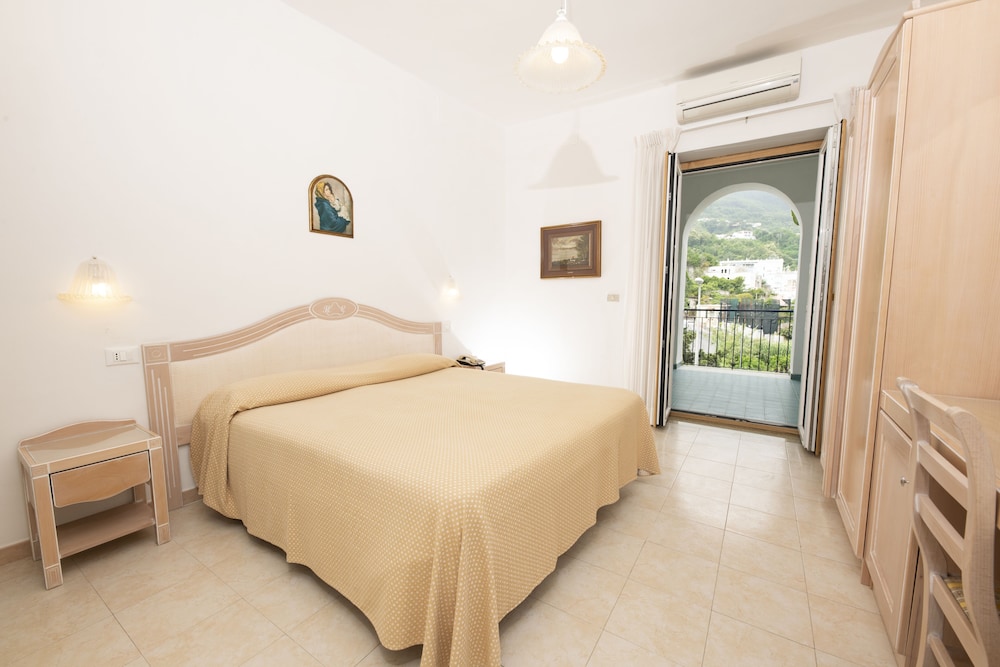 Hotel Candia 25/58