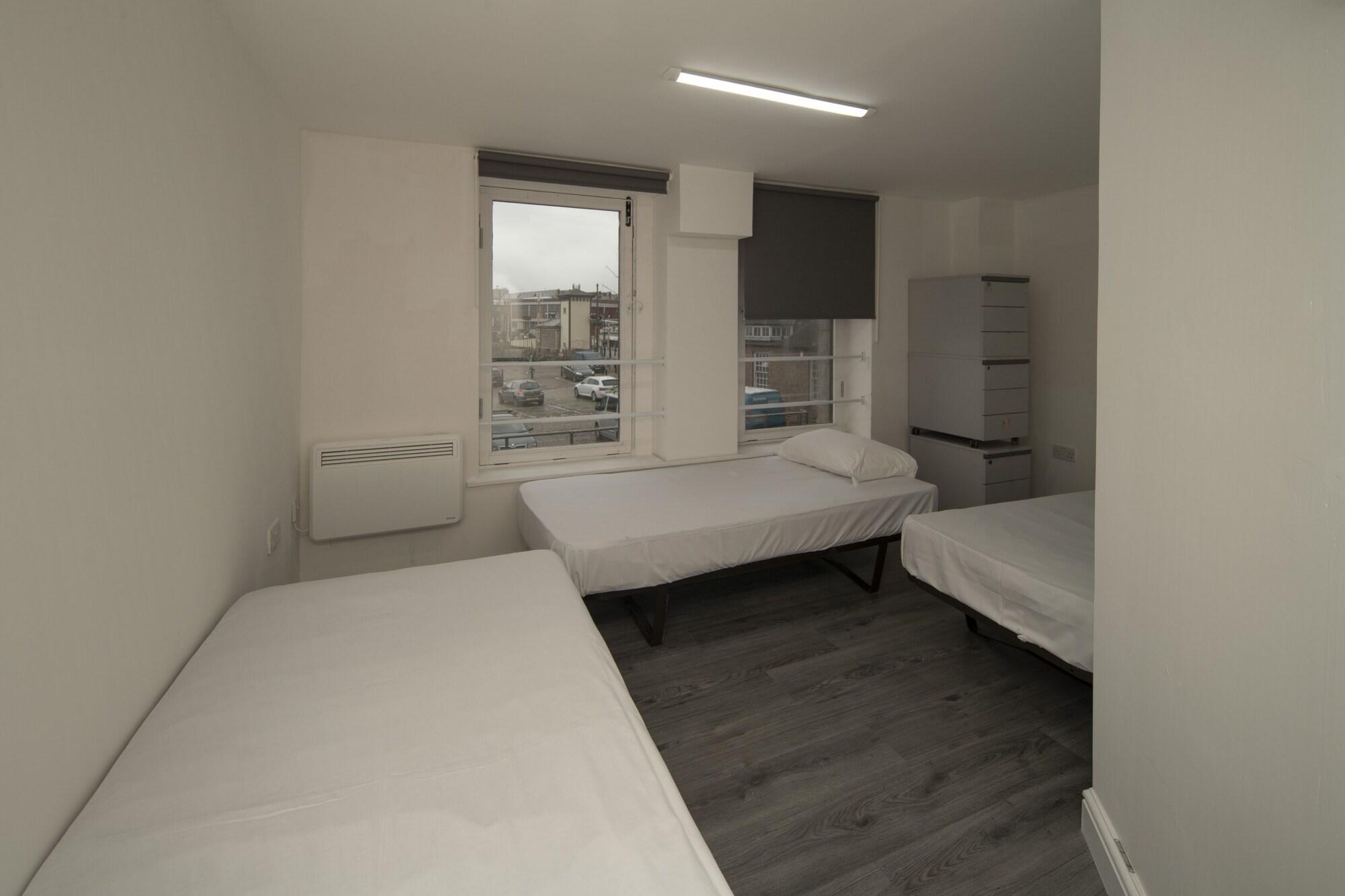 OYO Harbourside Hostel Bristol 29/39