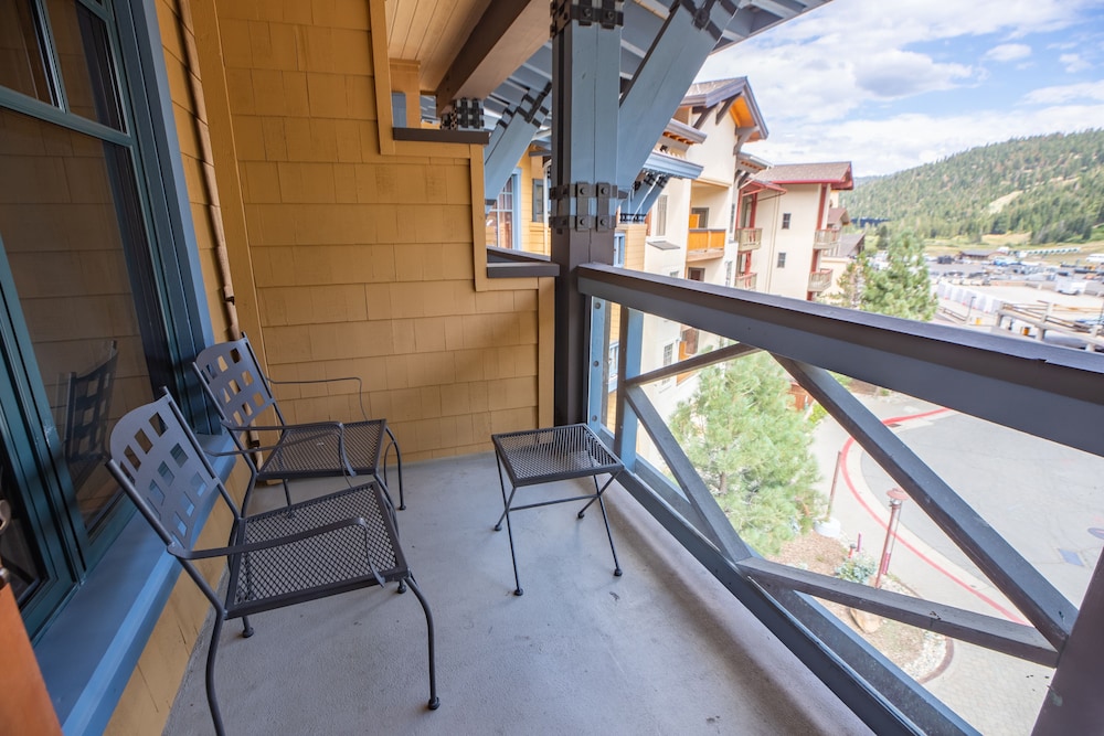 The Village at Palisades Tahoe 28/50