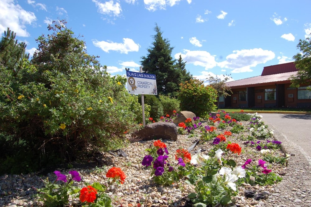 Slave Lake Inn and Conference Centre 5/50