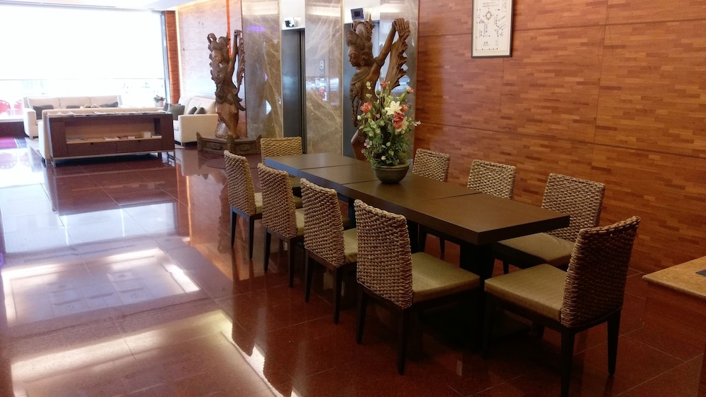 Premier Hotel 26/28