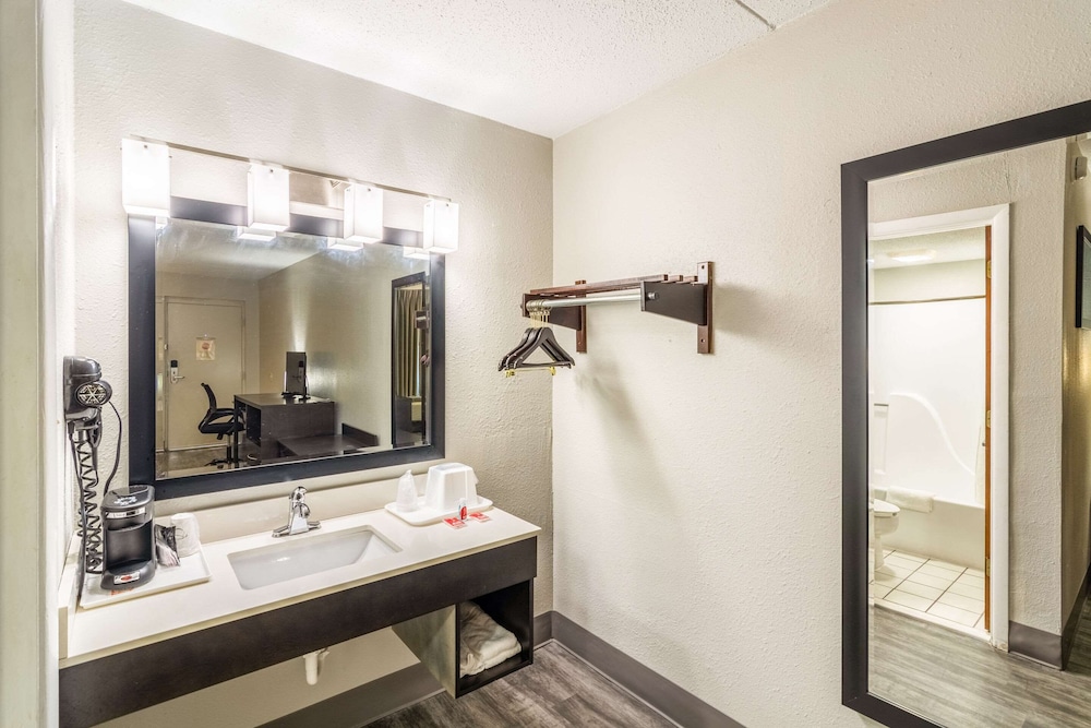 Econo Lodge Crestview South 18/31