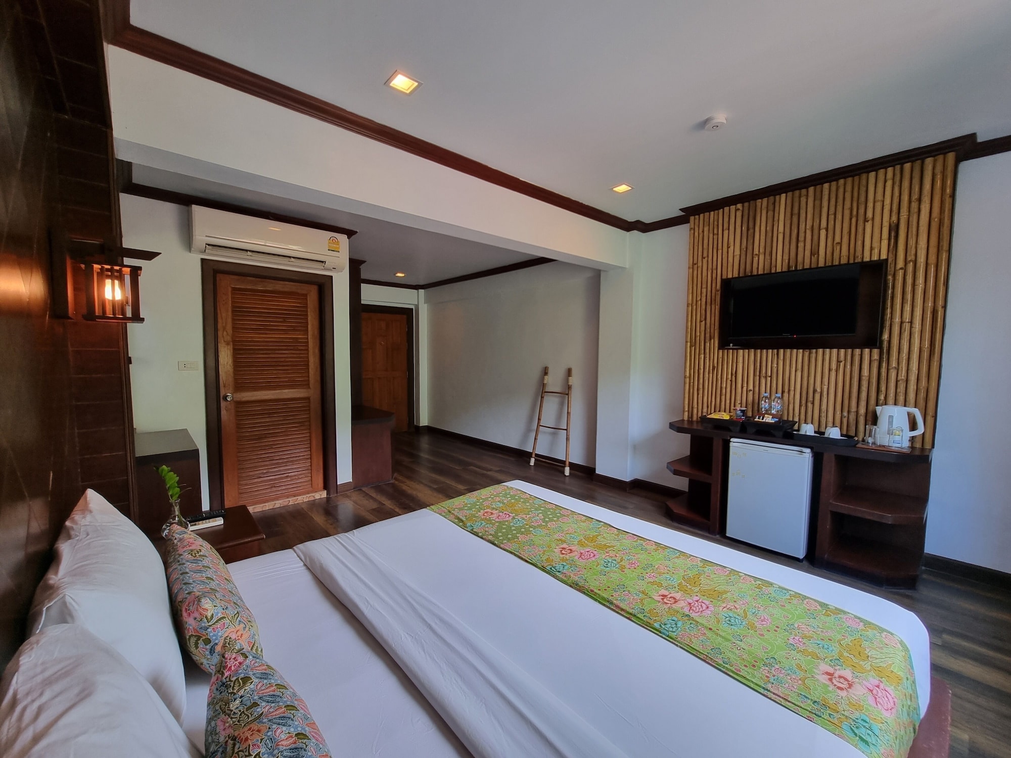 Superior, King Bed