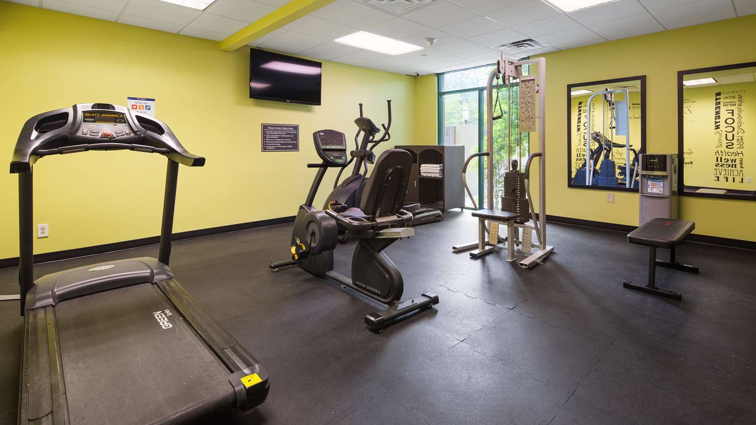 Best Western Plus Birmingham Inn & Suites 17/37