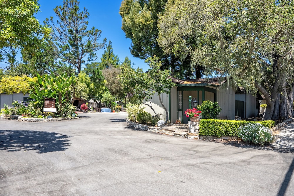 Carmel Resort Inn 63/72