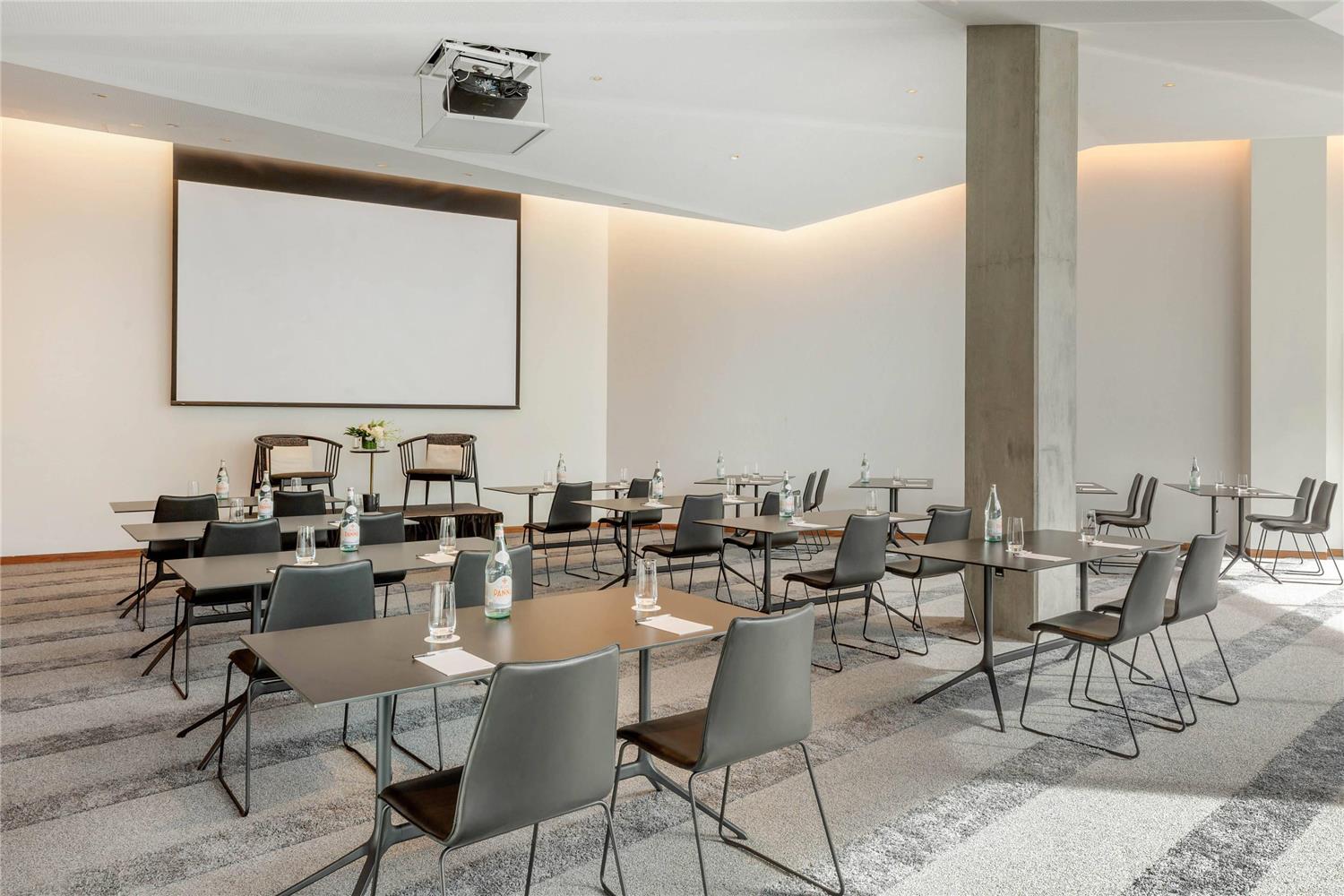Cambria Hotel Boston Downtown - Seaport 19/19