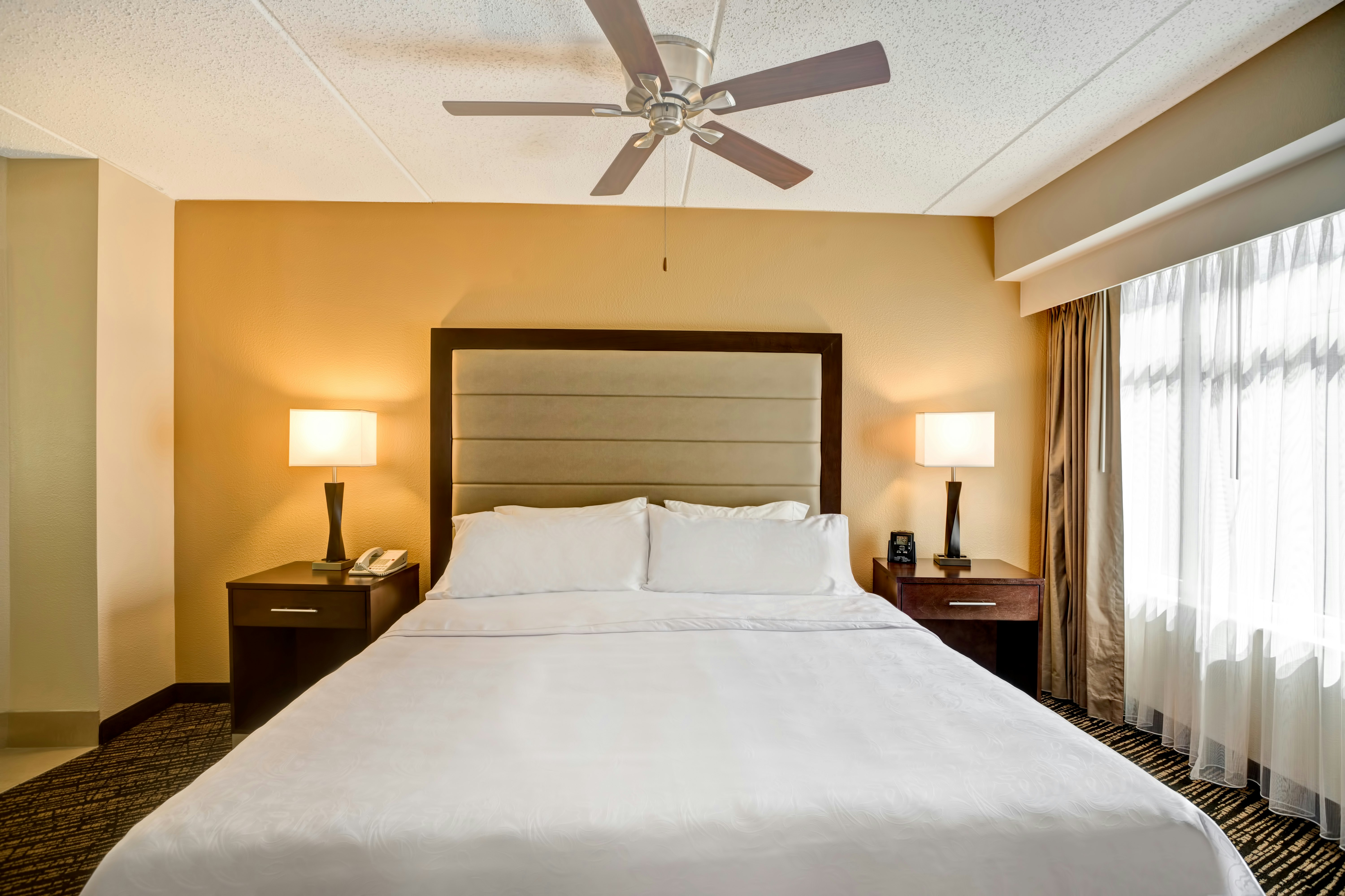 1 BEDROOM, SUITE, KING BED