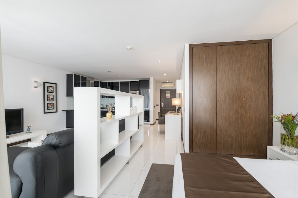 RK Suite Hotel 4/44