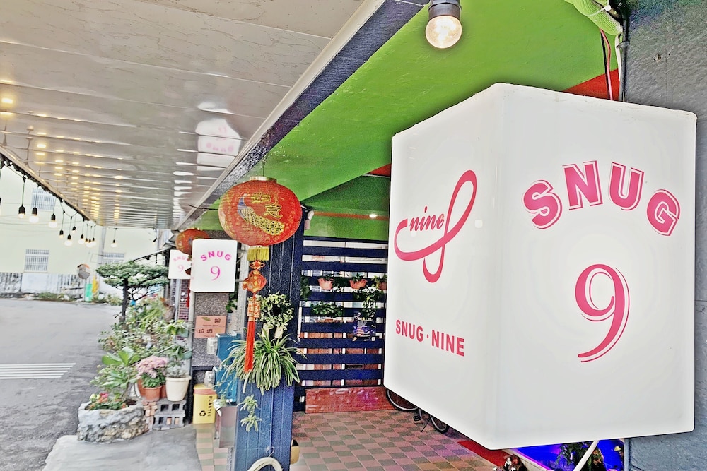 Snug Nine Inn 42/61
