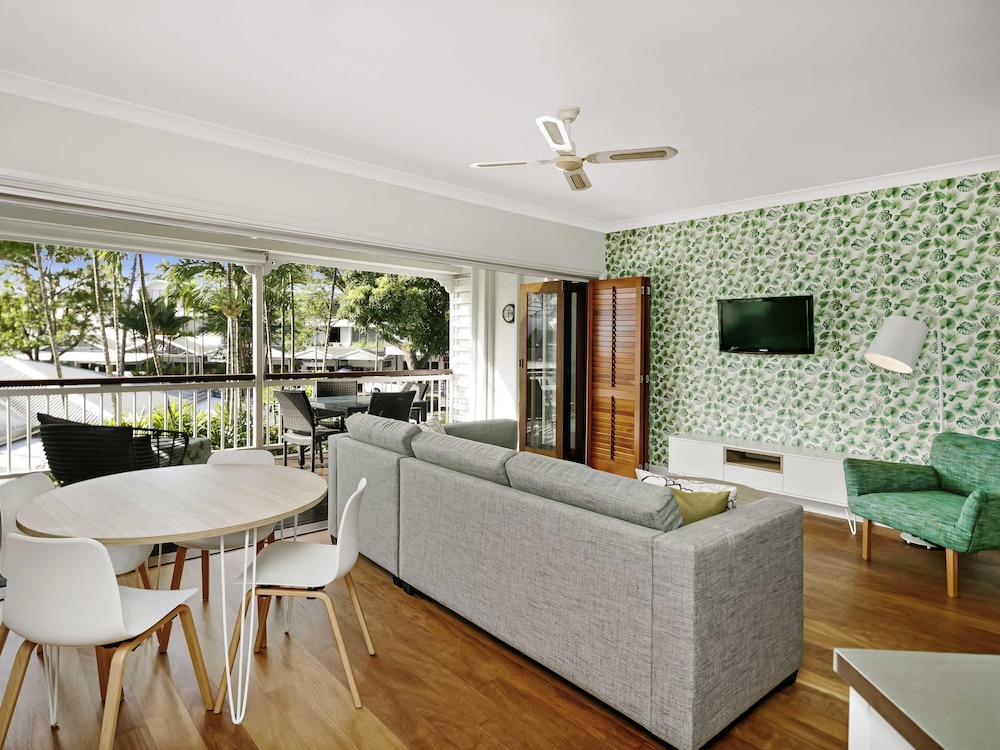 Mantra on the Inlet Port Douglas 26/50