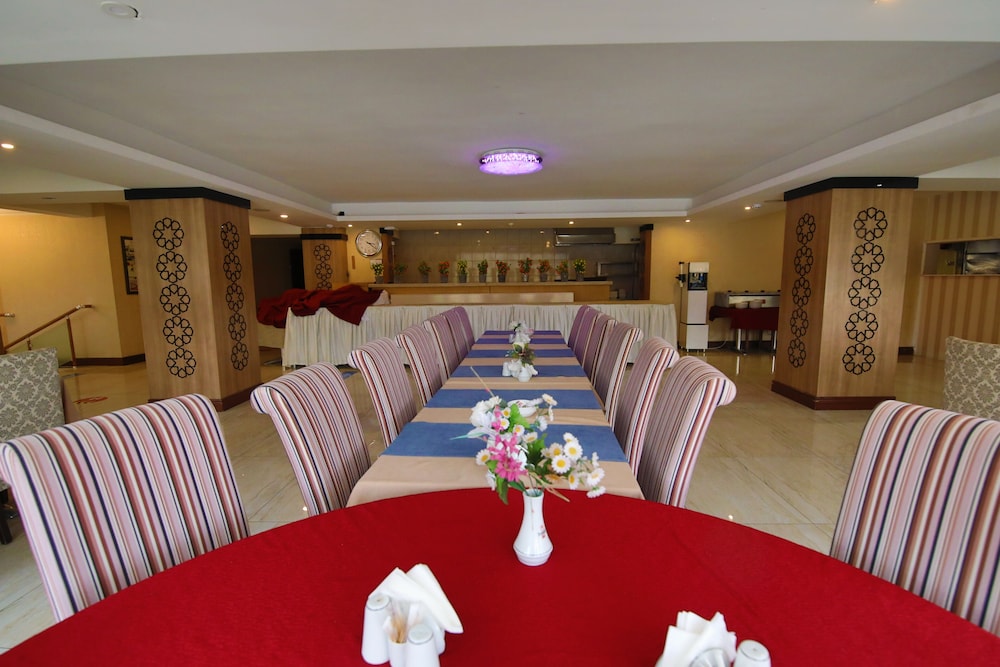 Tiryandafil Hotel 33/44