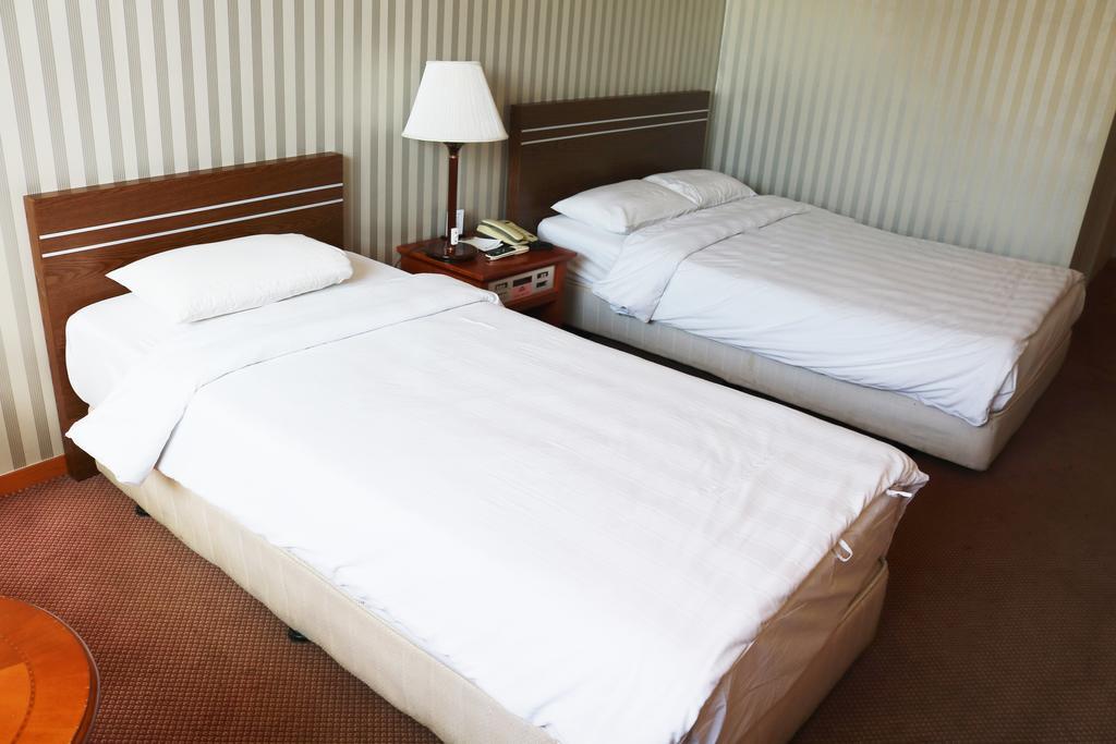Prime Tourist Hotel 22/56