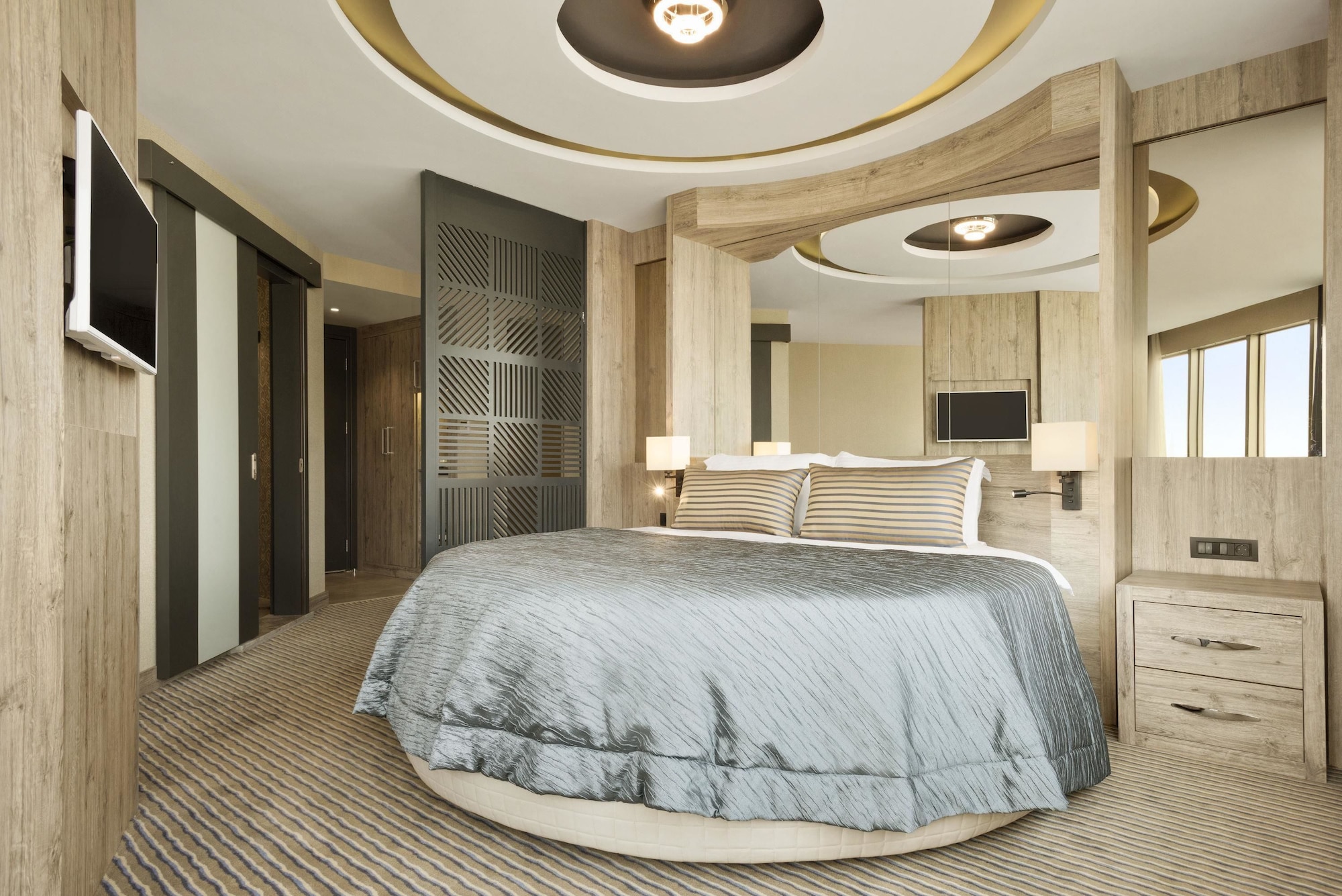 Deluxe, Queen Bed