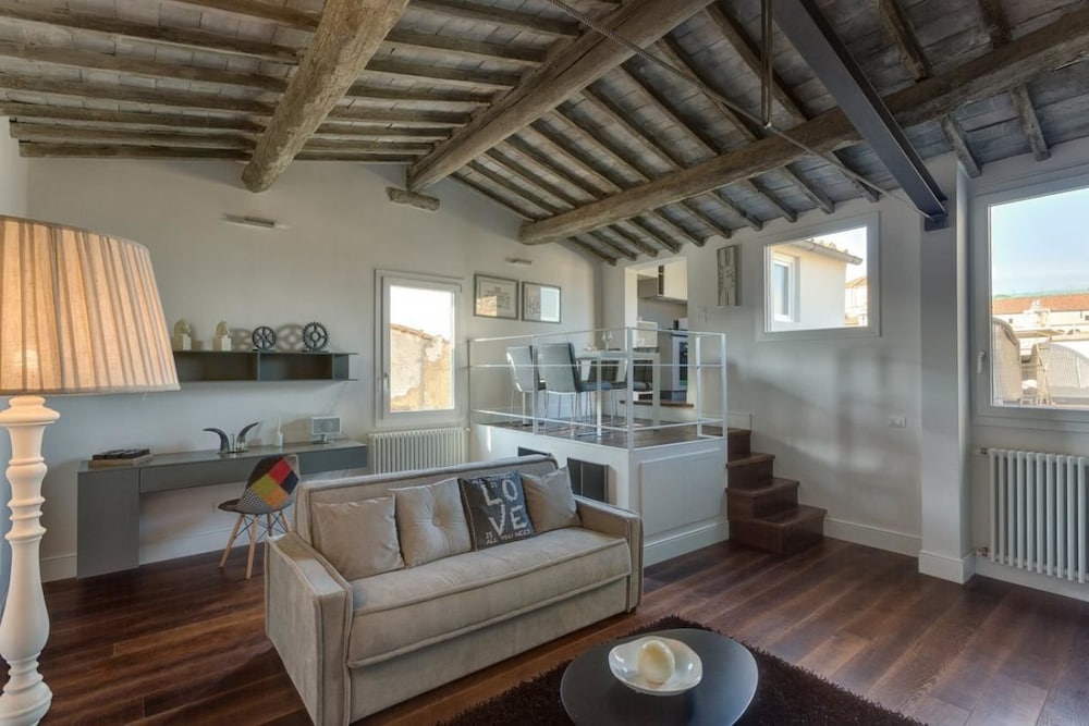 Beautiful Terrace Serragli 4/12