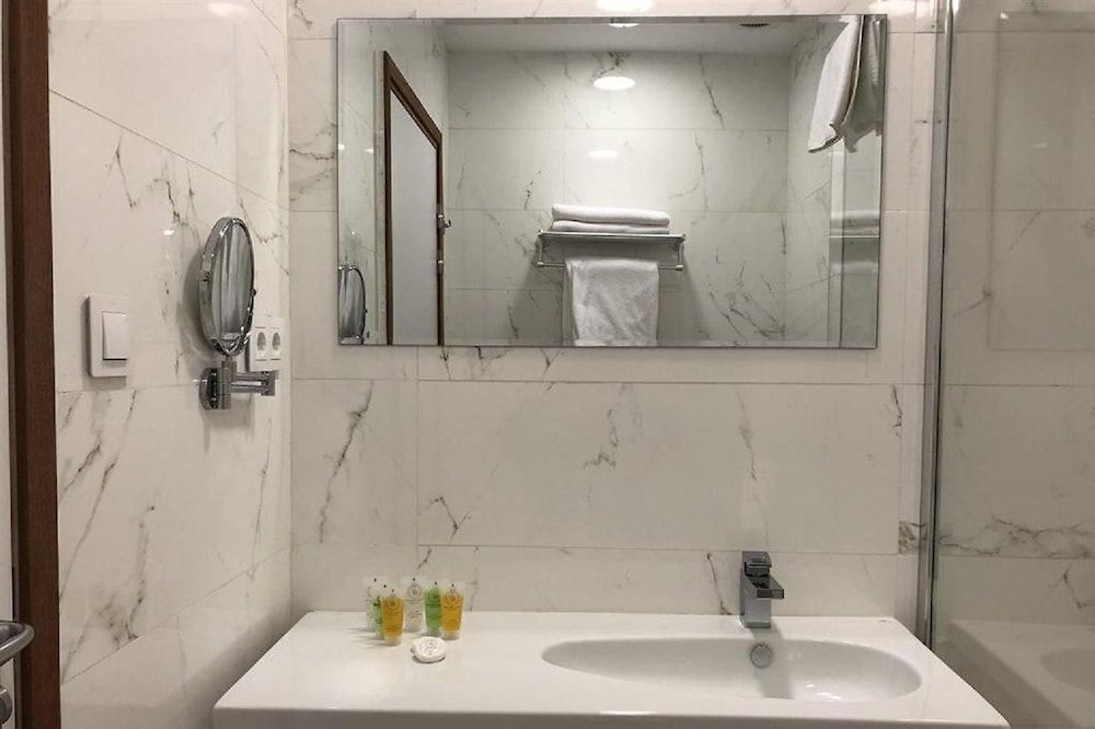 Vendome Khaled Hotel 36/37