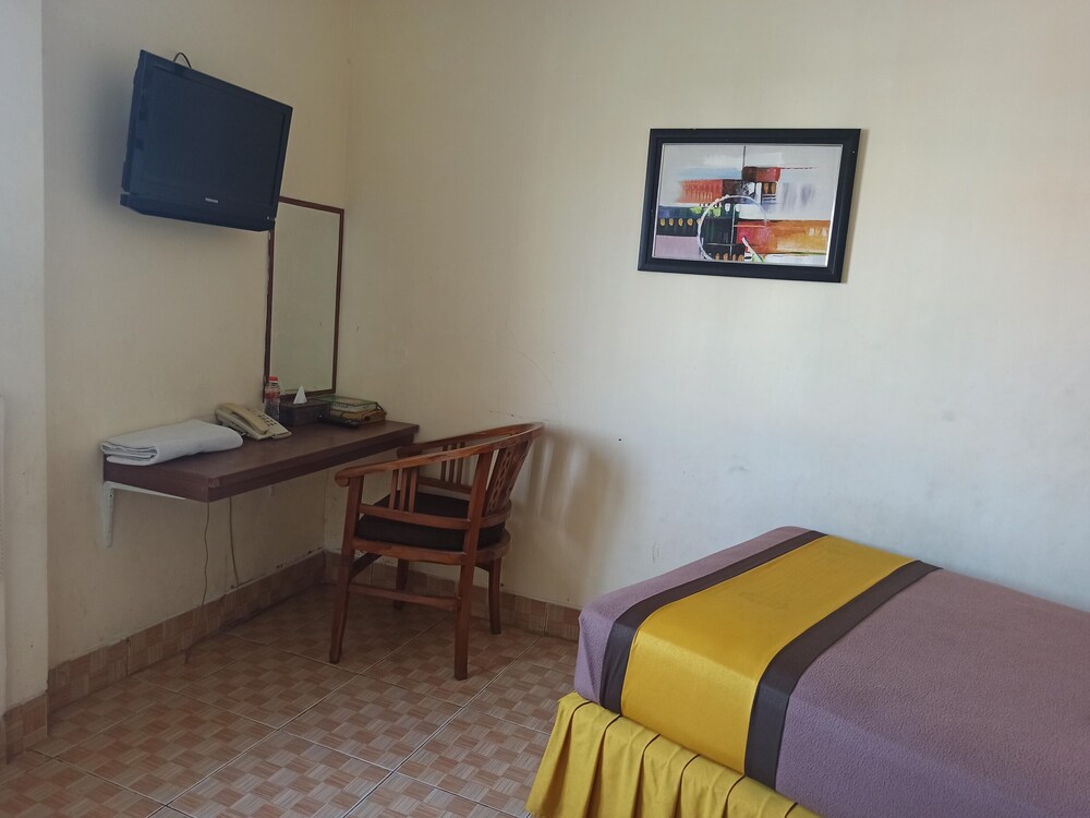 Hotel O near Mall Panakukkang formerly Al-Badar Hotel Syariah 48/52