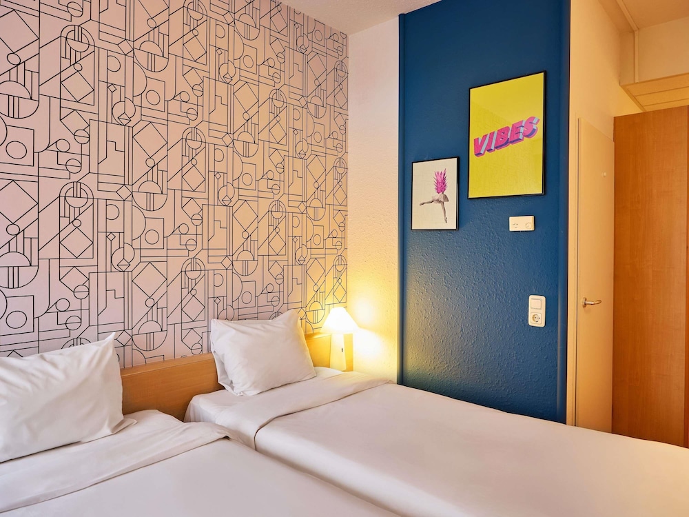 STANDARD, TWIN BEDS
