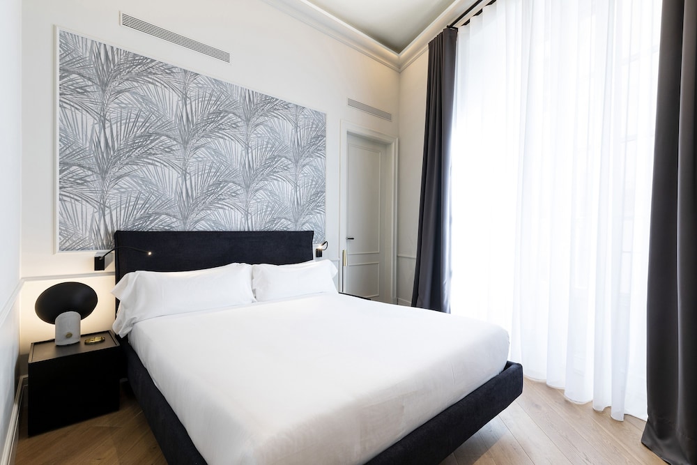 DELUXE, DOUBLE BED