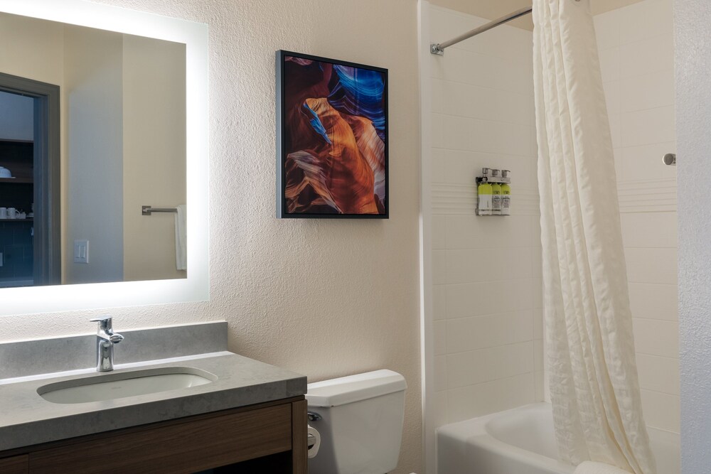 Candlewood Suites Enterprise 22/47