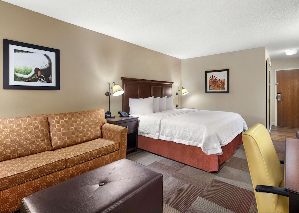 Hampton Inn Dallas-Irving-Las Colinas 25/48