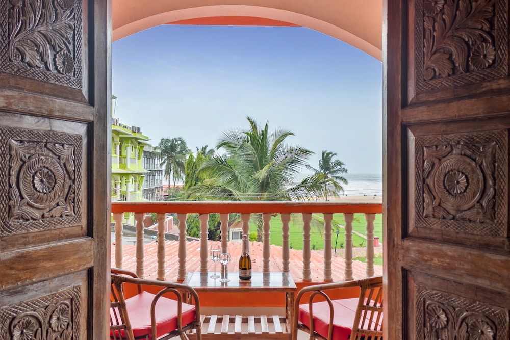Larios Beach Holidays 40/50