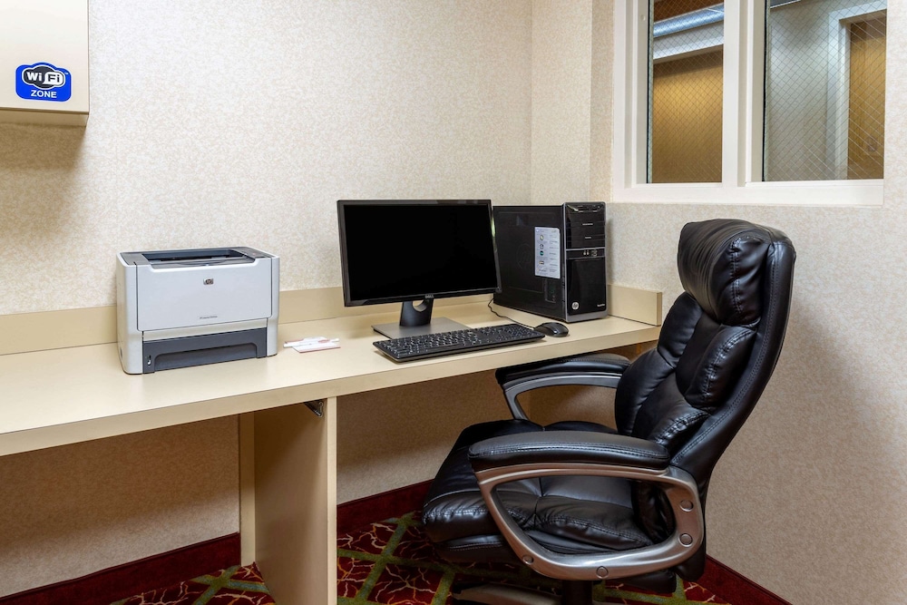 HAWTHORN SUITES BY WYNDHAM ALLENTOWN-FOGELSVILLE 39/46