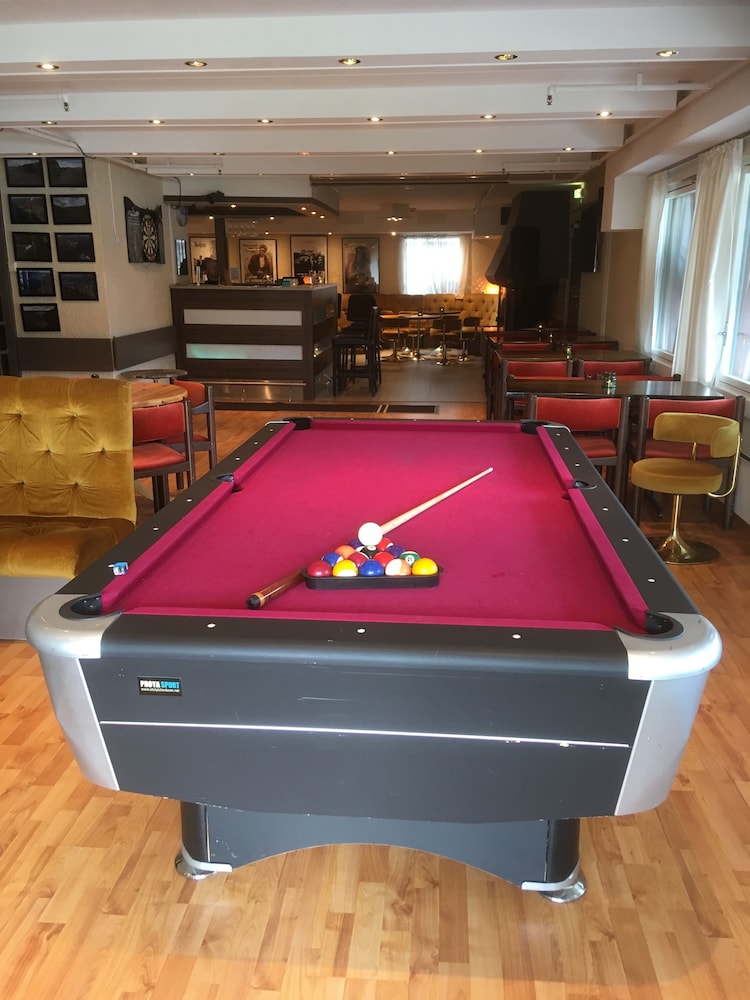 Revsnes Hotell 16/48