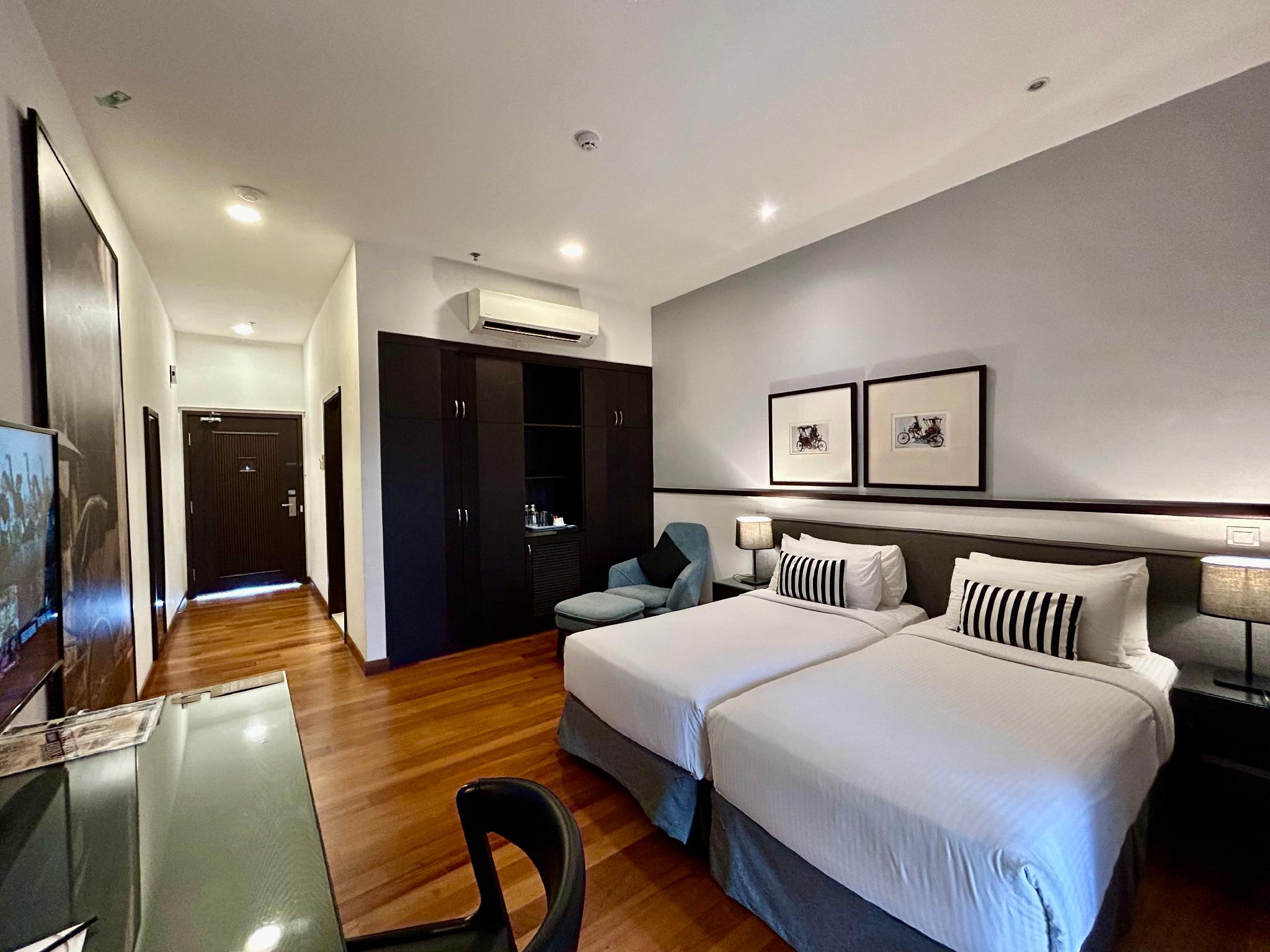 Deluxe, Suite, Twin Beds