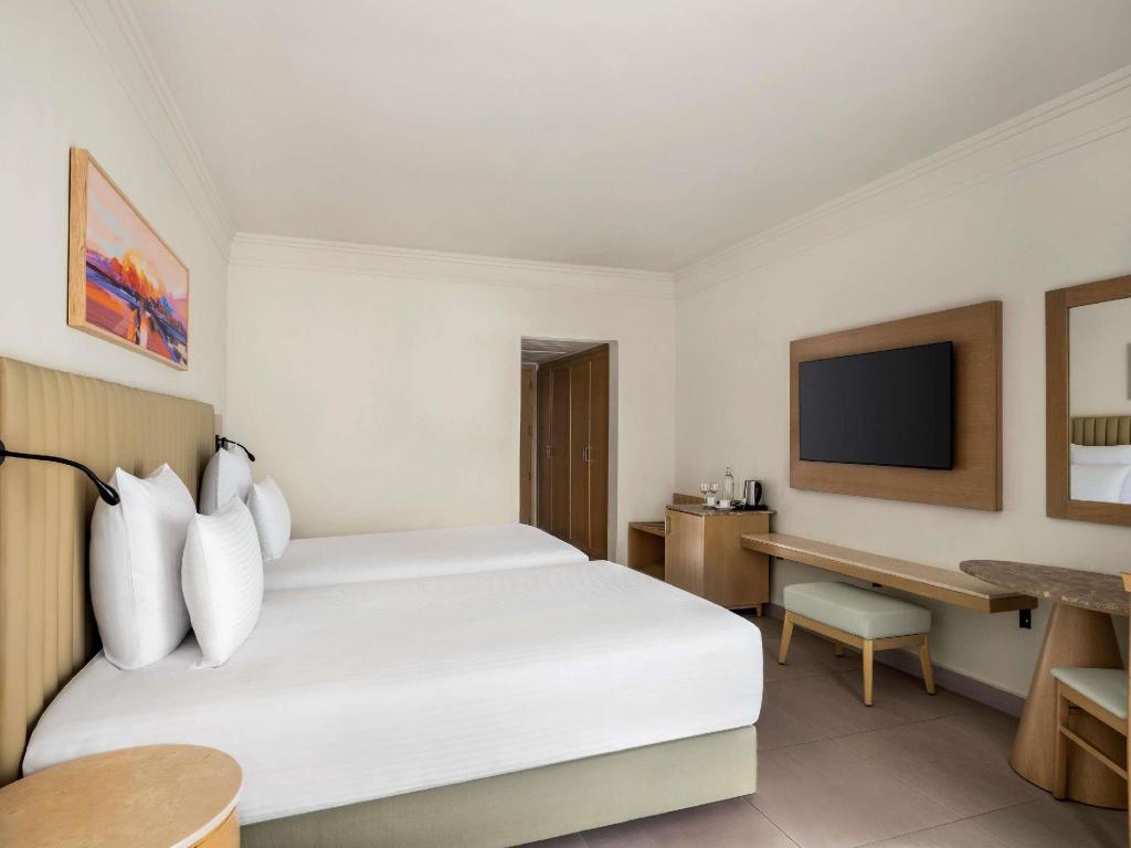 Superior, Twin Beds, Pool Side, Beach Wing