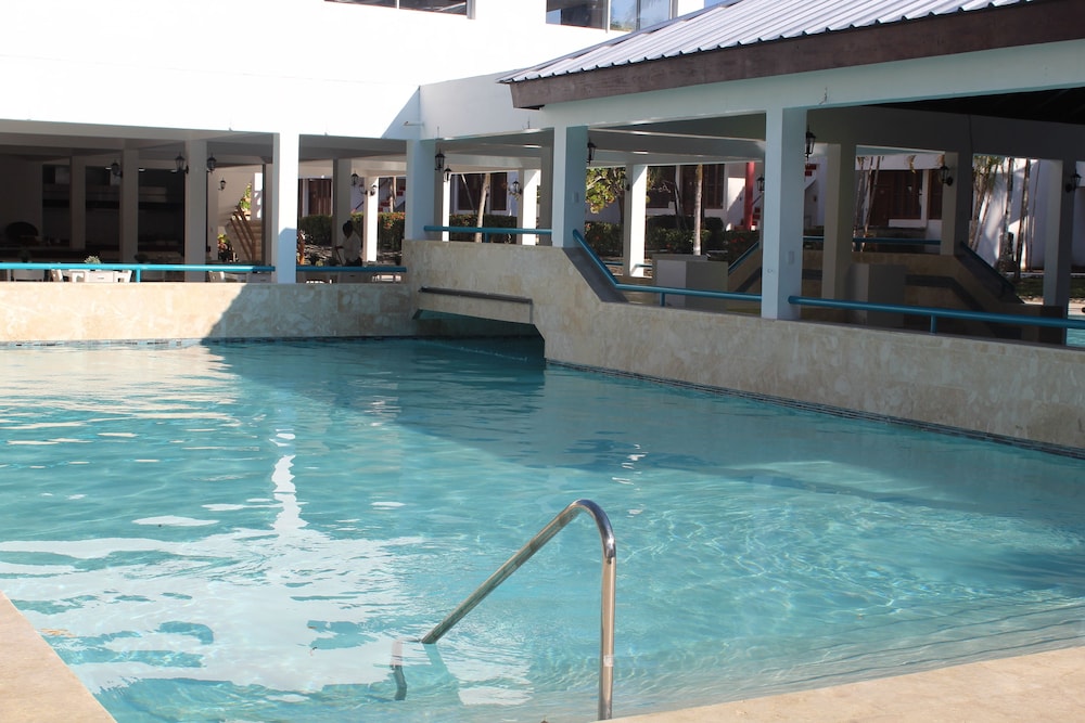 AHNVEE RESORT & SPORTS 8/52