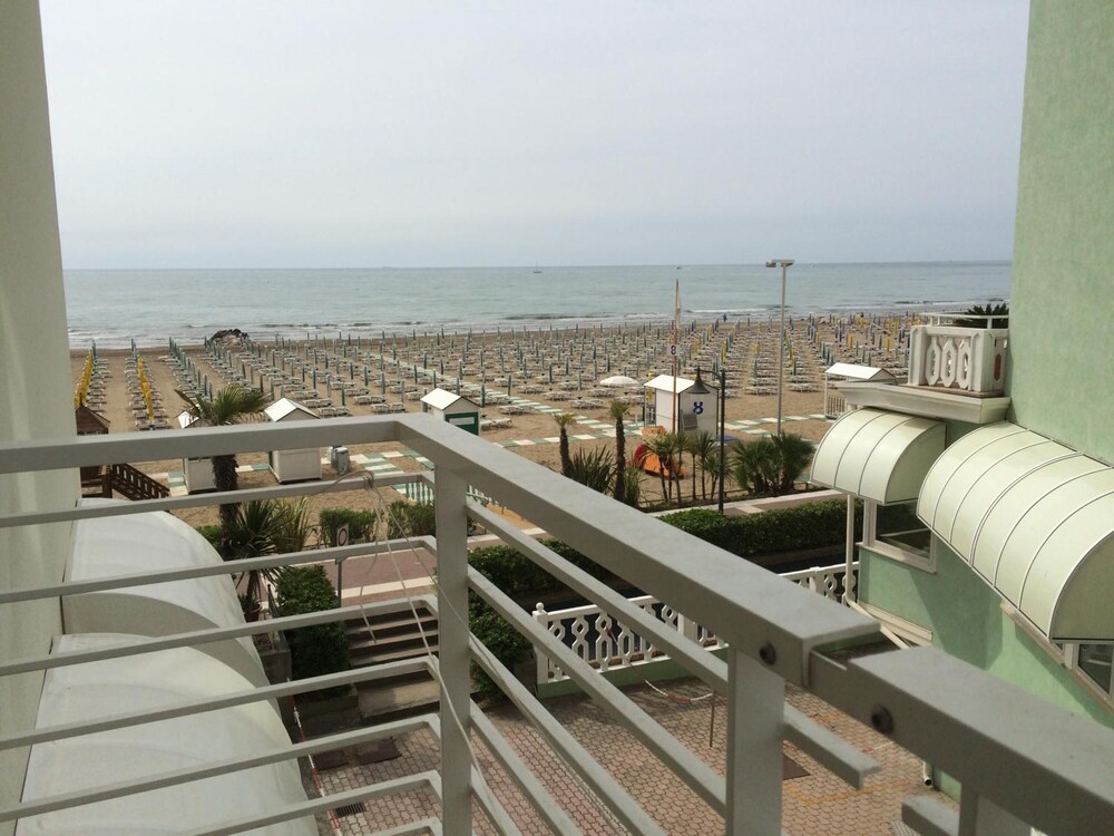 Hotel Ariston 50/50