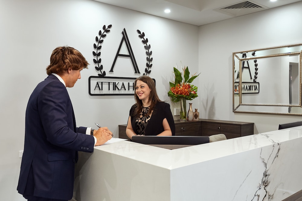Attika Hotel 4/38