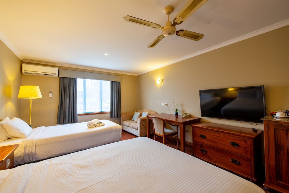 DELUXE, TWIN BEDS