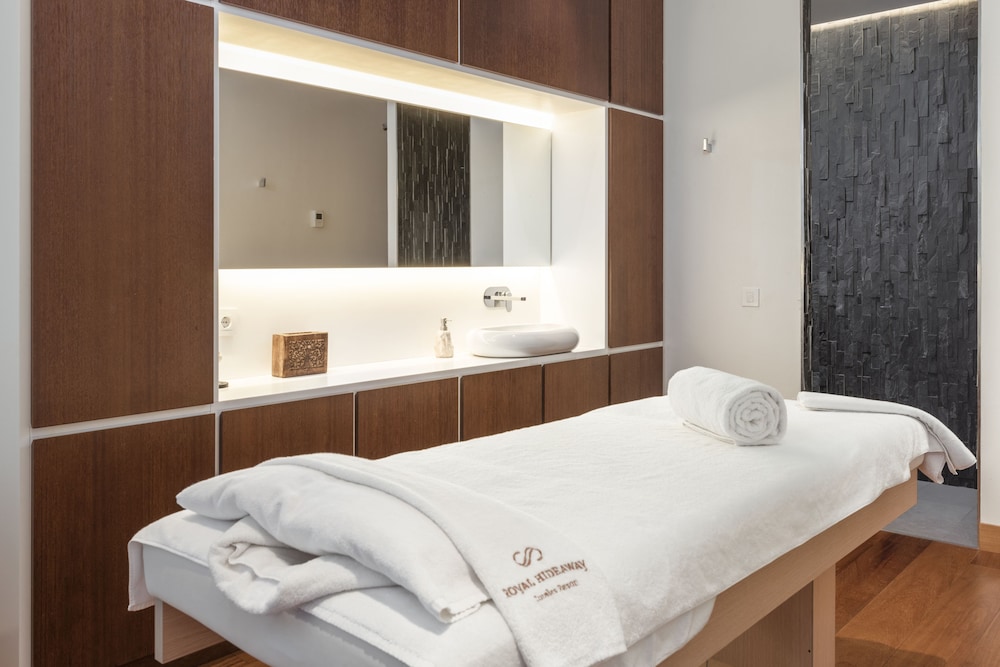 Royal Hideaway Corales Suites 27/77