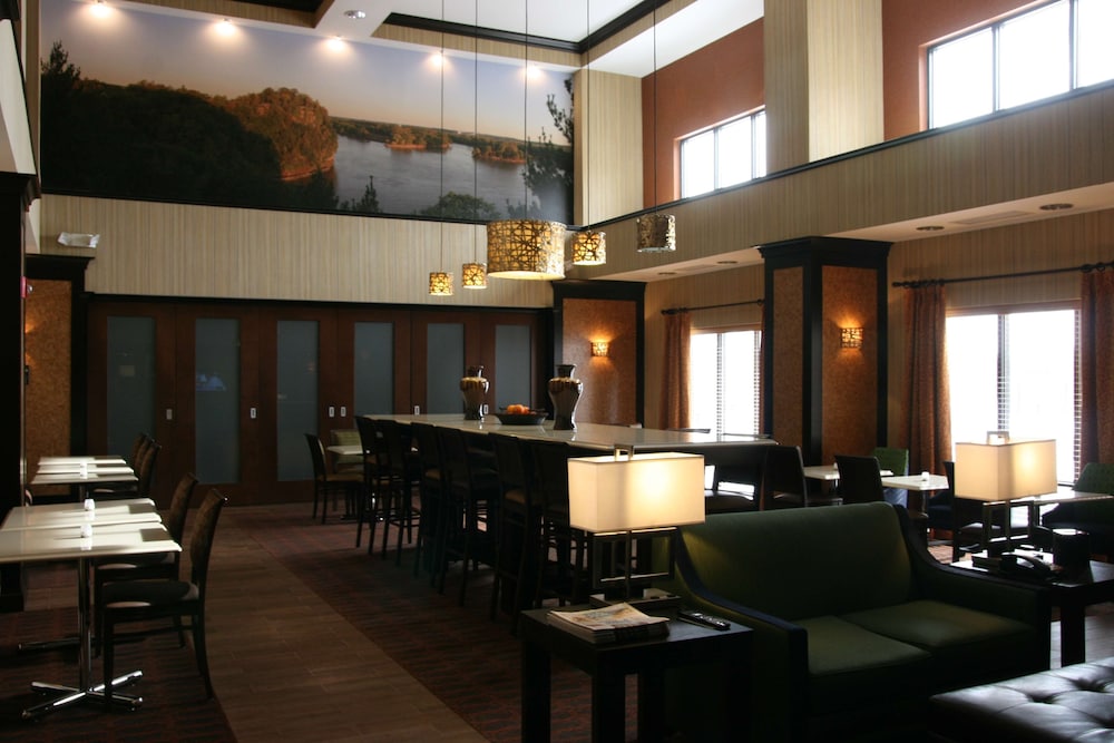 Hampton Inn and Suites Peru 11/18