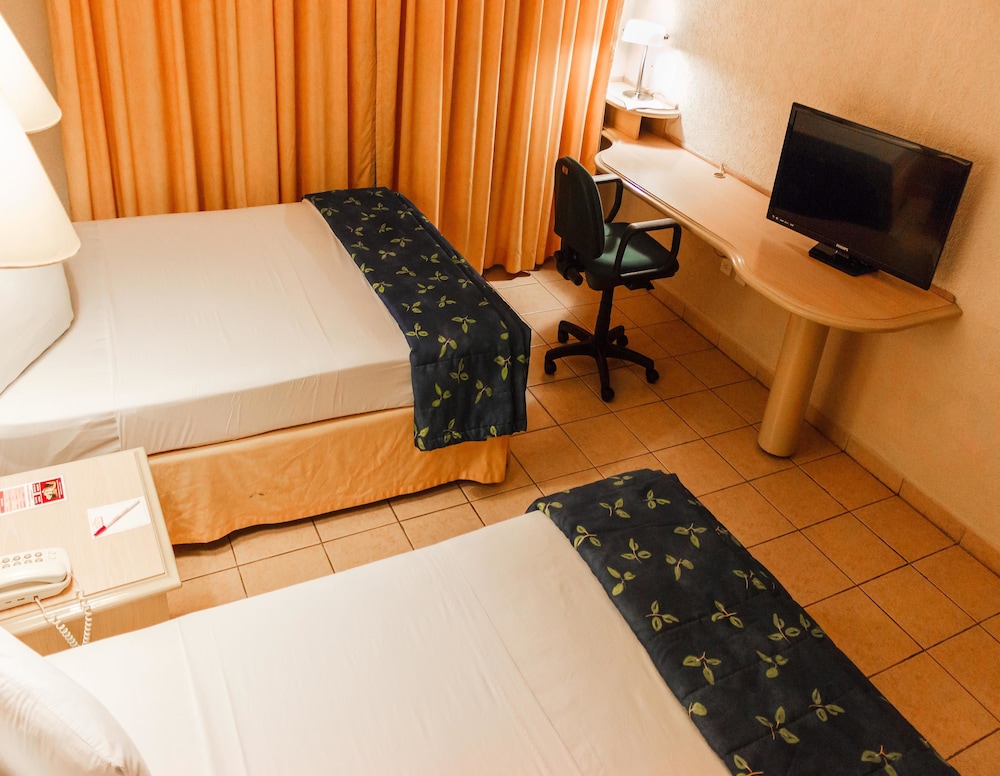 Plaza Inn Express 15/40