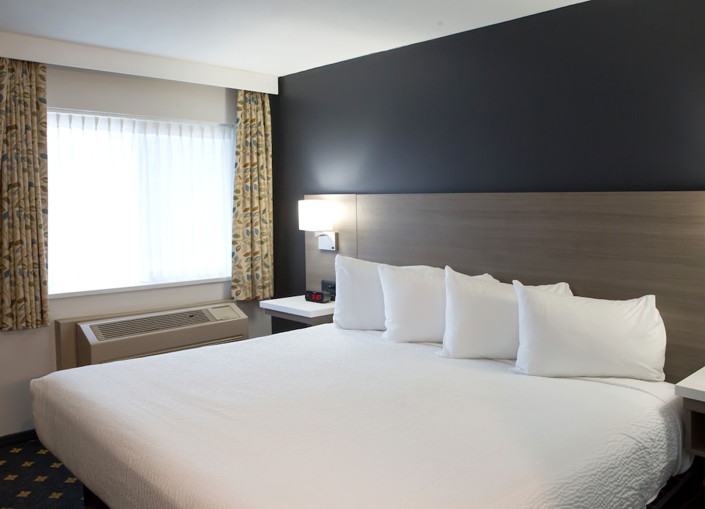 ROOM, KING BED, ACCESSIBLE