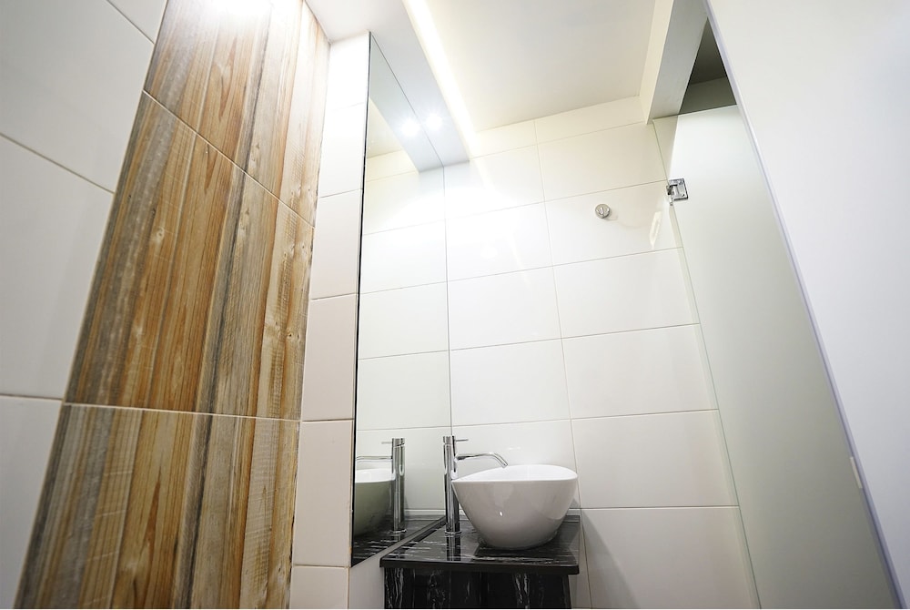 The Lively Hotel Kualanamu 29/31