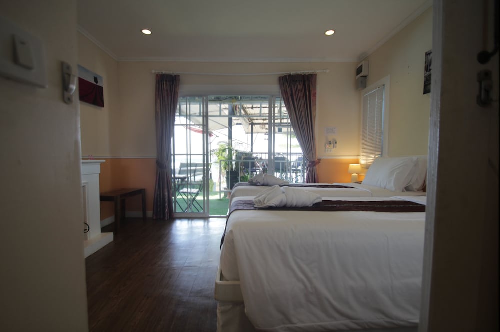 Pattaya Paradise Beach Resort 10/50