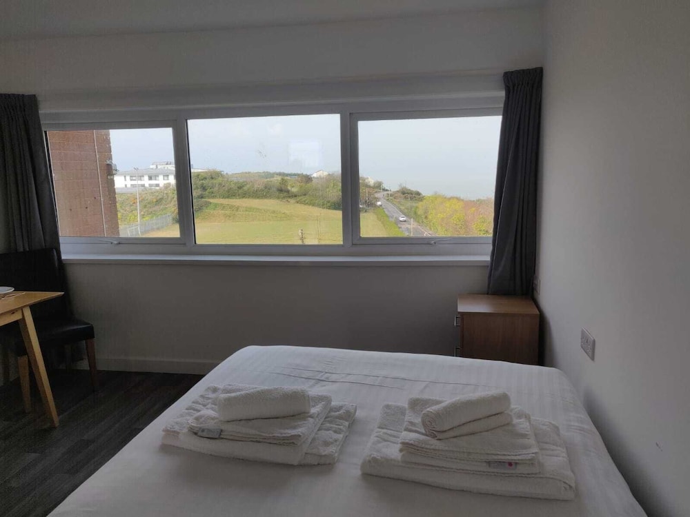 Ilfracombe Holiday Park 38/76