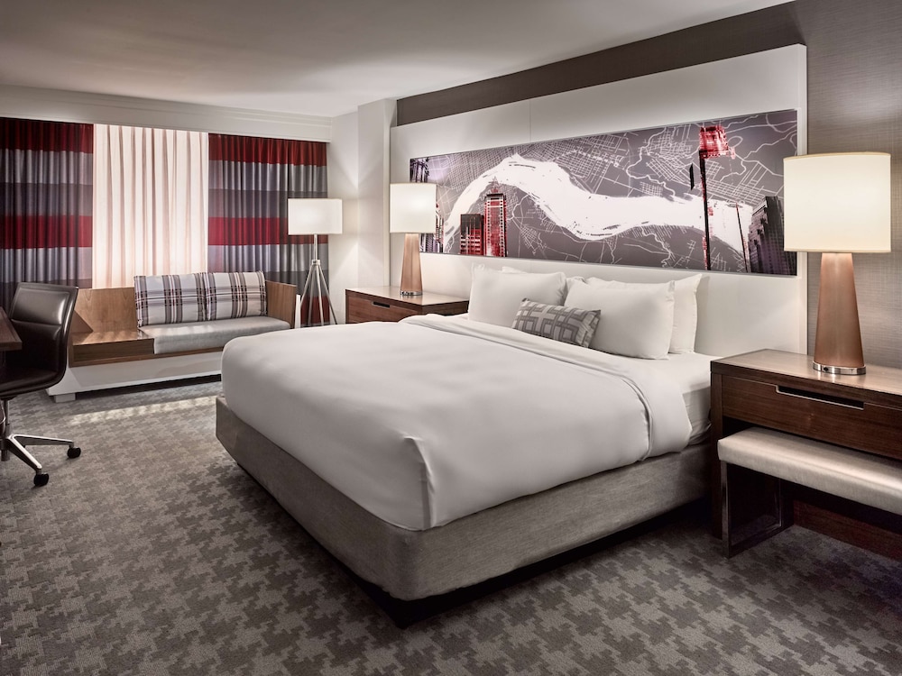 ROOM, KING BED, ACCESSIBLE