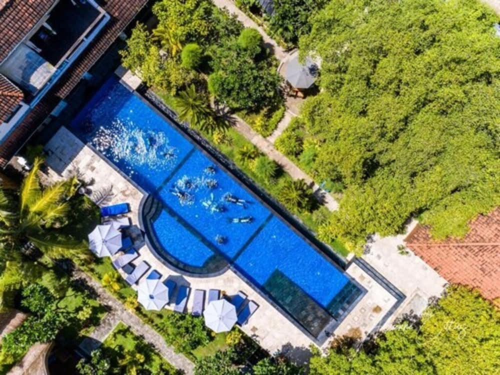 OCEANS 5 DIVE RESORT 74/77