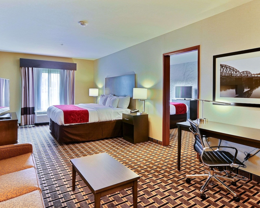 Comfort Suites Uniontown, PA 43/44