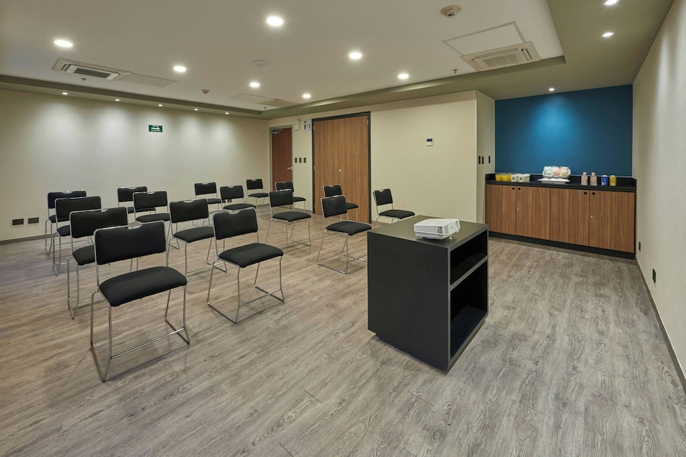 City Express by Marriott Celaya Galerias 57/61