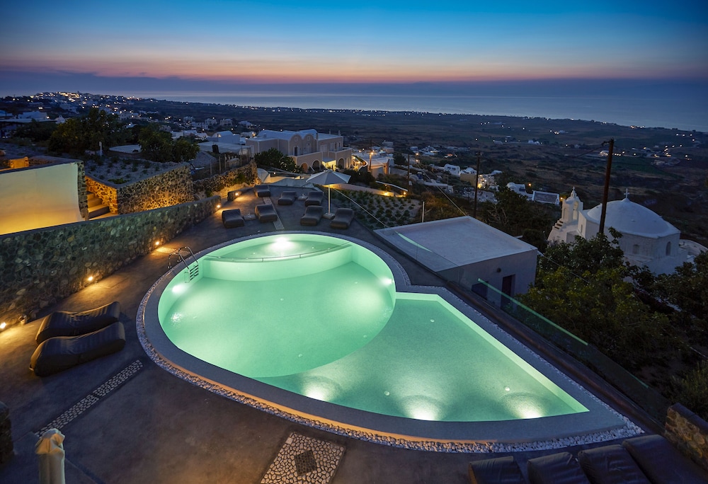 APERANTO SUITES 65/70