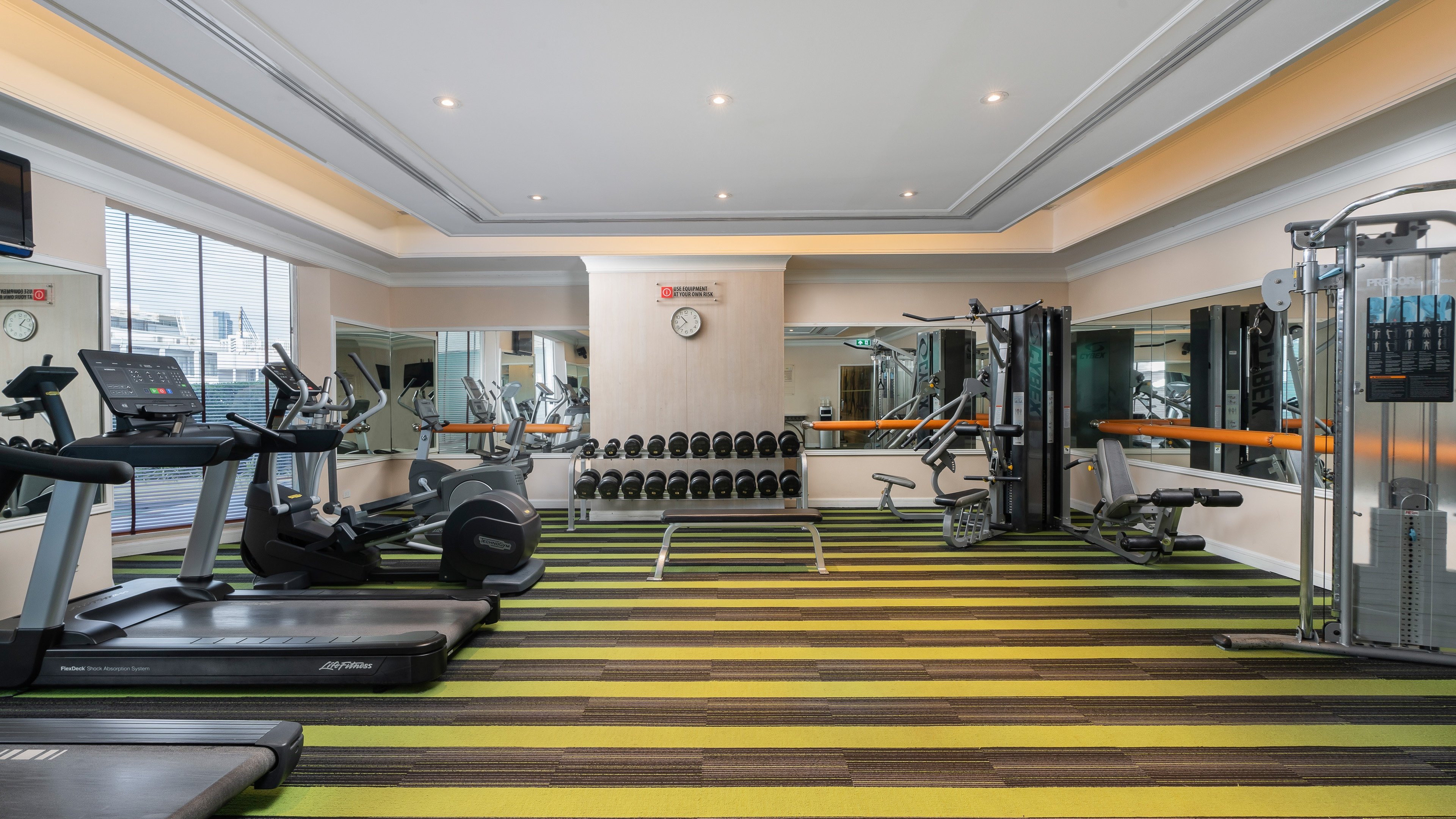Holiday Inn Bangkok Silom 44/74
