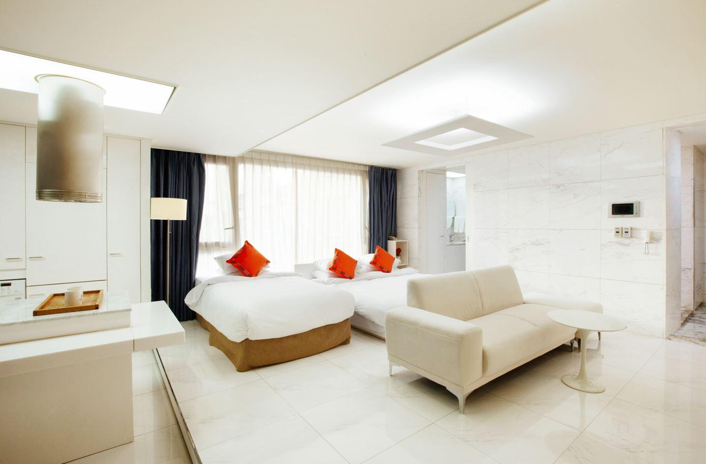 Style, Family, 1 Double and 1 Single Bed