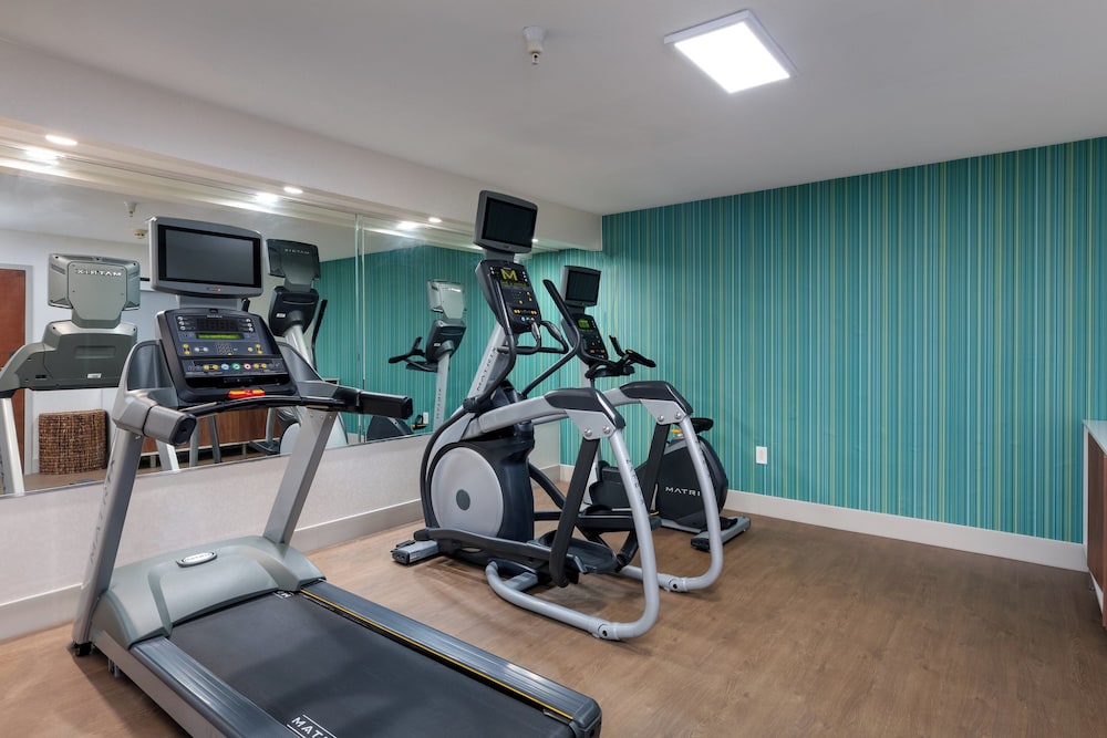 Holiday Inn Express Hotel & Suites Milton East I-10 37/73