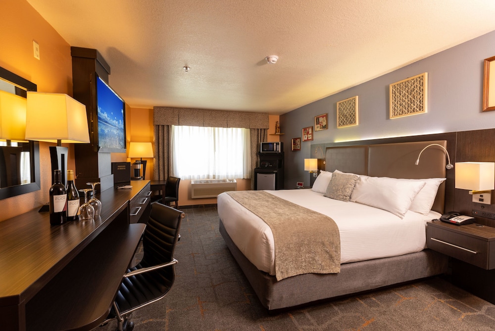 Deluxe, King Bed