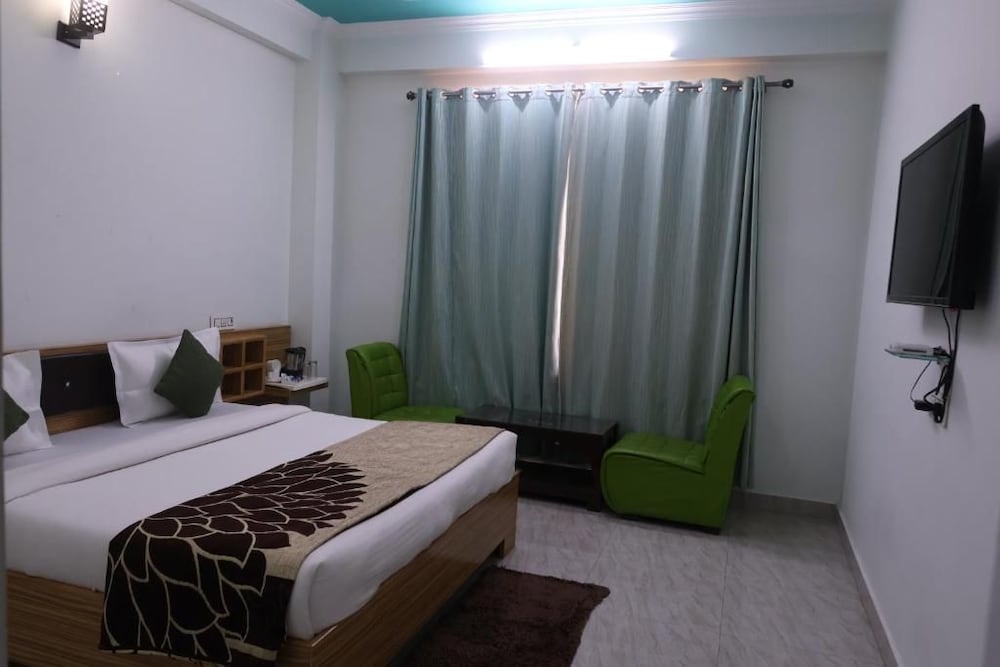 Hotel Sarla Regency 27/47